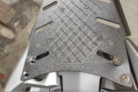 给巡弋300加后尾箱，这种铝质摩托车后货架就是个坑图片