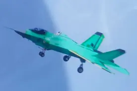 歼35首飞成功，实现3个零突破，有望成为舰载战斗机的世界第一图片