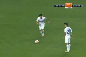 手指脱臼当场复位继续比赛的莫雷诺，仍说“没什么事”图片