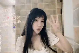 小团团现在日进斗金，父亲仍在打工，母亲照顾她的生活图片