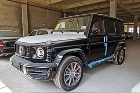 奔驰 G63 AMG 黑外红内图片