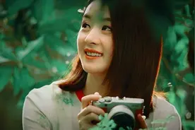 坚强太久，让我软弱很难。一一赵丽颖，今日分享赵丽颖语录。图片