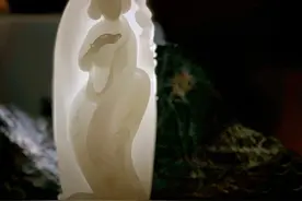 和田玉雕-妹纸出浴图，这得多少钱了？图片