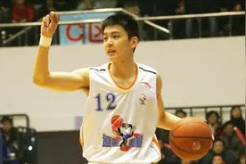 少帅登场，致敬辽宁篮球的传奇——杨鸣图片