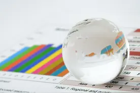 全球三大经济体半年报：欧盟8.33万亿美元，美国破11万亿，中国呢图片