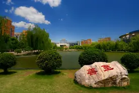 安阳的一所高校出大招，报考这个专业免住宿费，中等生的福音来了图片