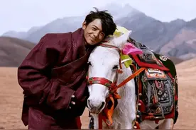 丁真爆红只靠脸？父母背景曝光后，才知道被国家“相中”并非偶然图片