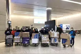 这群“高温青年”，属实太暖！图片