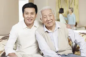 庄世平：2000亿无偿捐给国家，不给后人留钱，儿子开大巴谋生图片