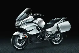 春风650国宾真是帅啊，我1米66的身高，也要征服它图片