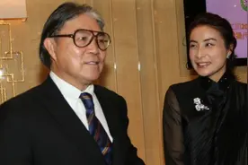 郭晶晶式育儿观，带孩子洗车干农活，霍震霆：看孙子还要预约图片