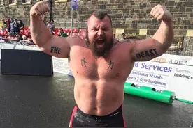 他硬拉500公斤，29岁夺得大力士冠军，如今功成身退成为肌肉壮汉图片