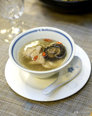 鲨鱼肚怎么处理 2025年鲨鱼肚怎么处理才能吃