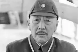 教你从细节分辨伪满军服与日本军服图片