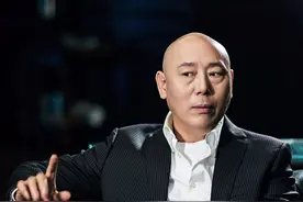 李成儒回忆1993年自己破产的那天：我几乎一夜间掉光了头发图片