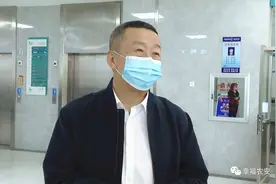 长春市人大常委会副主任、农安县委书记张知众等县委、县人大、县政府、县政协的领导走访慰问县劳动模范图片