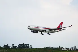 关于坐飞机的流程是哪些呢？飞机餐一般吃什么？好吃吗？图片