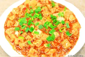麻婆豆腐原来这么简单，厨师长教你诀窍，嫩滑爽口，麻辣鲜香图片