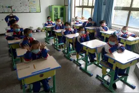 靖远县平堡中心小学一一中队第一周梦想课《魔法树》图片