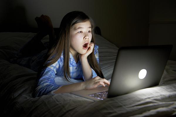 “Momo”视频挑唆孩子自杀？拒绝传播恐怖，家长应提高警惕