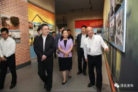 新华社广东分社社长徐金鹏到我市调研，袁古洁参加图片