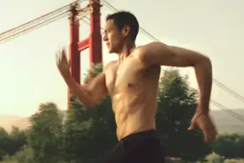 《邪不压正》朱潜龙和李天然确实是同一个人，只因出现两条历史线图片