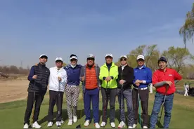 你只看到GAI打高尔夫，没见过"斩马刀"图片