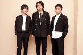 搞个清华小鲜肉，向李健示威？图片