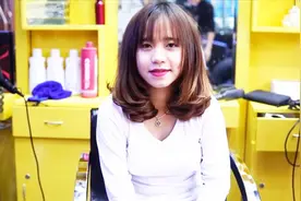 大脸盘女性，发型这样烫，瘦脸最满意视频封面