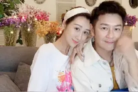 陈浩民一家八口同框，5年4胎场面热闹，小16岁娇妻愿拼第5胎图片