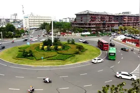 许昌市区十几个转盘伴随着城市发展陆续建成应运而生，堪称城市地标图片