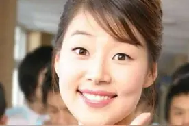 37岁韩智慧结婚10年首产女，孕肚待产照难遮好身材，状态嫩似少女图片