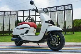 13980元，150复古踏板新格局 维多利亚 Sixties 150i静态评测图片