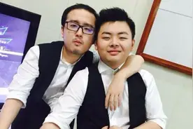 德云色面临危机！西卡口嗨后，笑笑黑历史被翻出：调侃南京大屠杀图片