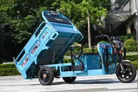 3款拉货三轮车，最低价格不到4000元，最高能拉4000斤，还带自卸图片