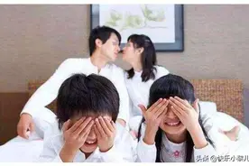 “用力点！”3岁女儿模仿说话，父母羞红脸：这些事父母应该避讳图片