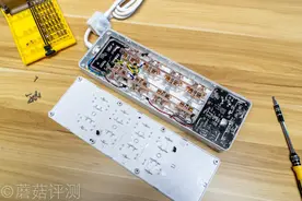 外观漂亮，用料出色、奥睿科USB智能插座8A5U 拆解评测图片