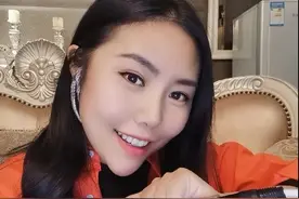 超女纪敏佳近况，长脸尖下巴认不出，住三层豪宅很富贵图片