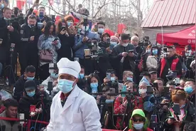 拉面哥发现被骗，消失一天后拒绝采访，说“所有人都套路我”图片