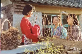 冰心老人与我们的《篱笆、女人和狗》编剧 导演韩志君图片