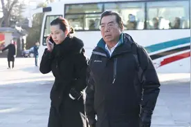 51岁梦鸽和78岁李双江近照 面容憔悴 网友：儿子闹心呀视频封面