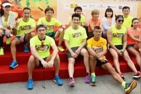 跑步：身体在香汗淋漓，灵魂在乘风破浪，谁跑谁爽图片