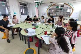 凝聚智慧，互促成长——五年级语文备课组主题研讨图片