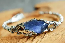 如何挑选一款适合自己的手镯？年纪很重要图片