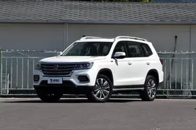 突破20万的中国品牌SUV你会买吗？带你看荣威RX8图片