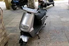 雅迪E6劲远版，石墨烯电池，悬浮式仪表盘，续航超80公里图片