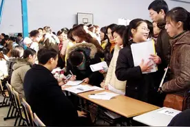 大学包分配制度已取消，但这2类大学生，一毕业就包分配图片