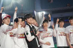 T1再也不能一穿四了？李哥采访回答：我已经尝试过一串四夺冠了图片