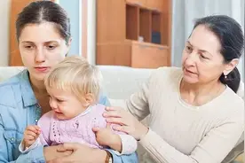 老人带娃常说的几句话，不仅伤孩子的心，还会破坏亲子关系图片