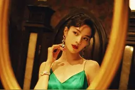 有一种穿衣，叫钟楚曦图片